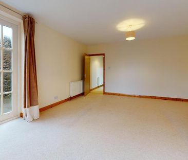 3 bedroom detached house to rent - Photo 2