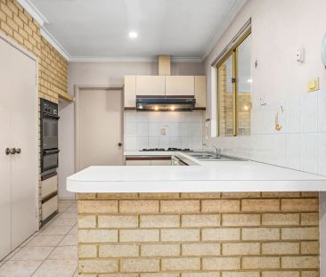 Expansive Living in a Prime Location! - Photo 2