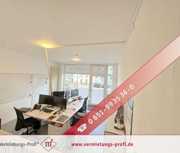 Helle Wohnung auf zwei Ebenen mit eigenem Keller und Außenstellplatz - Photo 1