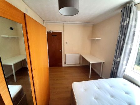 5 bed semi-detached house to rent, Norwich, NR5 - Photo 4