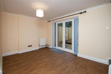 2 bedroom terraced house to rent - Photo 2