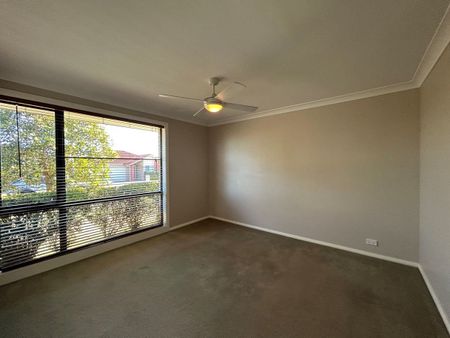Spacious 3-Bedroom Home in a Quiet Location! - Photo 3