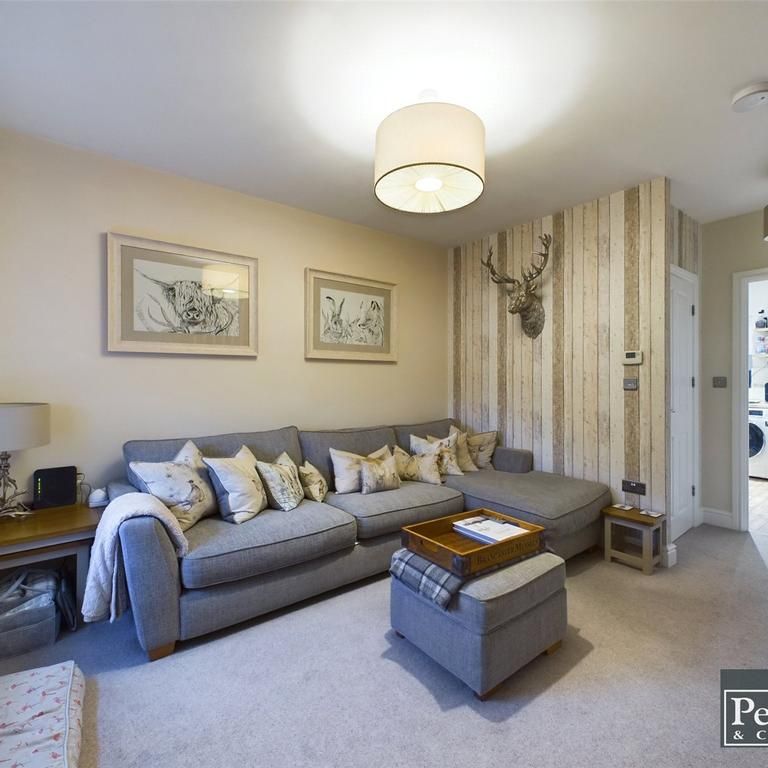 3 bedroom link detached house to rent - Photo 1