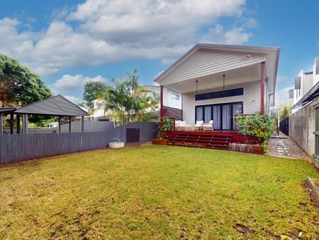 Spacious, Stylishly Updated Family Home - Photo 5