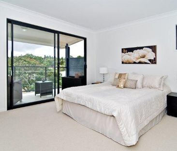 Spacious townhouse in convenient location - Photo 3