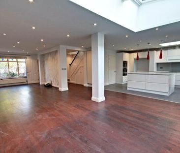 4 Bed Semi-Detached House, Bowness Crescent, SW15 - Photo 5