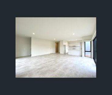 Modern and spacious townhouse. - Photo 3