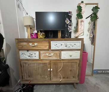 1 bedroom in a flat share to rent - Photo 1