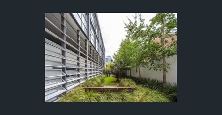 Style, Sophistication and Substance in the 'Edo' Building - Photo 4