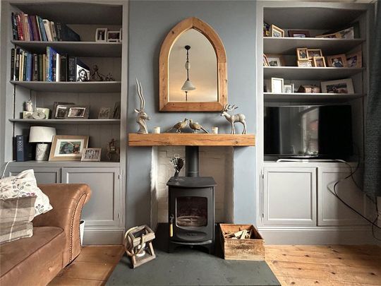 4 bedroom semi-detached house to rent - Photo 1