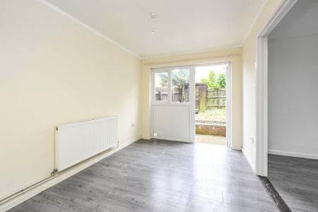 4 bedroom terraced house to rent - Photo 2
