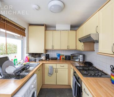 4 bedroom terraced house to rent - Photo 2