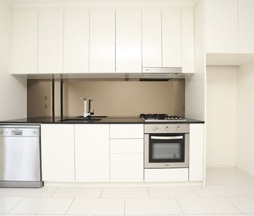 BRILLIANTLY LOCATED - LOW MAINTENANCE MODERN LIVING - Photo 3