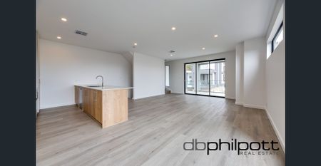 LOCATION, LAYOUT AND LOW MAINTENANCE LIVING! - Photo 4