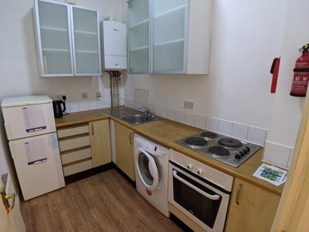 2 bedroom flat to rent - Photo 4