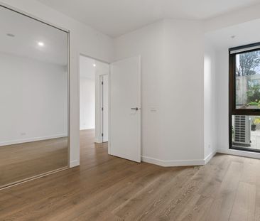 Ground Floor Lifestyle with Private Courtyard & Two-Car Parking - Photo 2