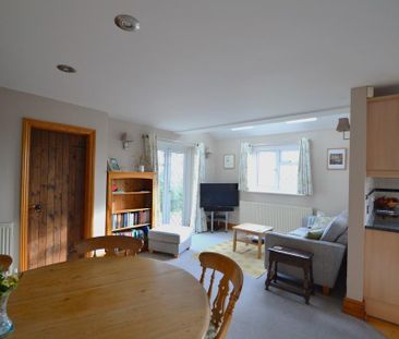 3 bedroom detached house to rent - Photo 4