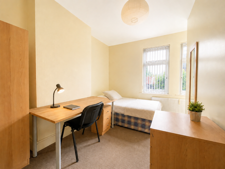 6 bedroom house to rent - Photo 2