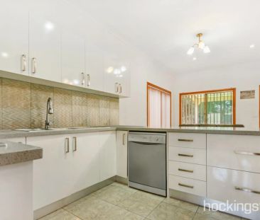 PERFECT FAMILY LIVING IN A PRIME LOCATION - Photo 5