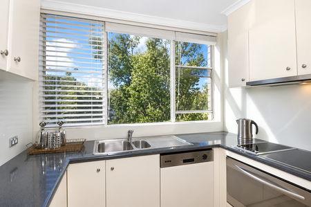 Spacious apartment with Stunning views - Photo 3