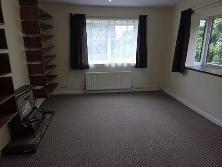 4 bedroom detached house to rent - Photo 2