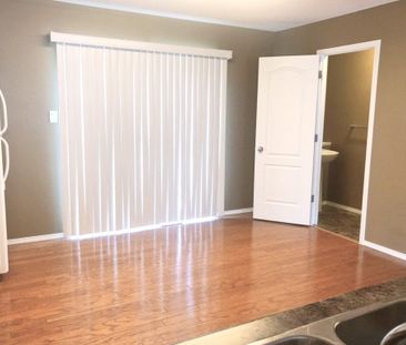 3-bedroom, 1.5-bathroom - Photo 5
