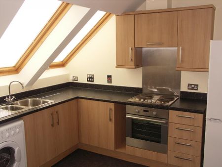 2 bedroom flat to rent - Photo 3