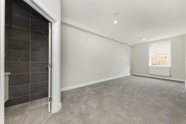 Furness Road, Furness Road, NW10 - Photo 1