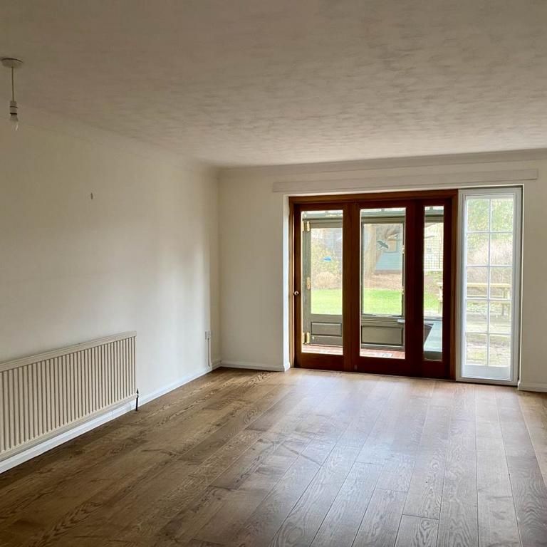 4 bedroom detached house to rent - Photo 1