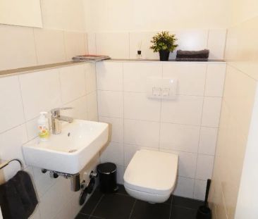 Moderne 2-Zimmer-Wohnung mit großer Sonnenloggia, Aufzug und Rheinb... - Photo 6