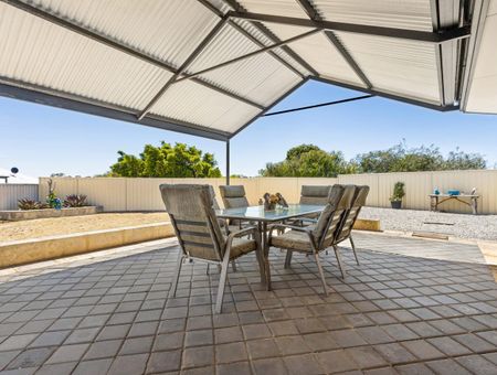 10 Fitzsimmonds Place, Leda WA 6170 - House For Rent | Domain - Photo 3