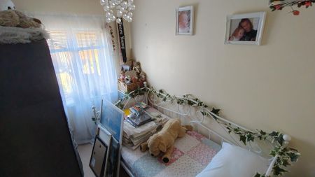 Two Bedroom House with Garden and Off-Road Parking for Two Cars, Gosport - Photo 3