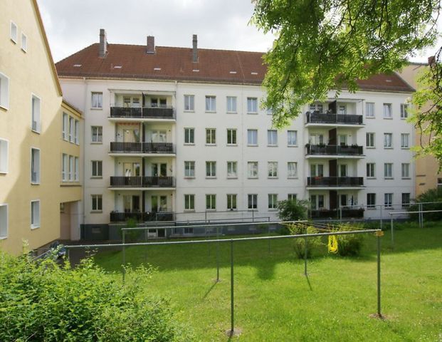 Individuell geschnittene 3-Raum-Wohnung mit Balkon - Photo 1