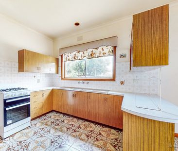 11 Commercial Road, Footscray - Photo 2