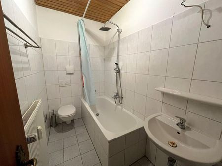 Schön geschnittene 50m²-Wohnung in Duisburg Hochfeld in unmittelbarer Parknähe & des Krankenhauses - Photo 5