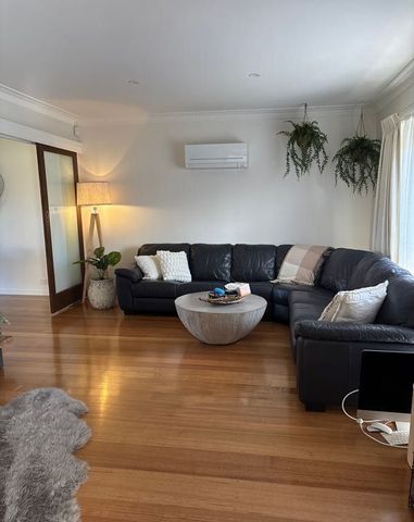 Freshly Painted, Spacious & Location Perfect! - Photo 3