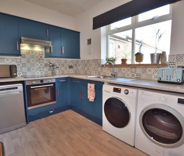 2 bedroom maisonette to rent - Photo 2