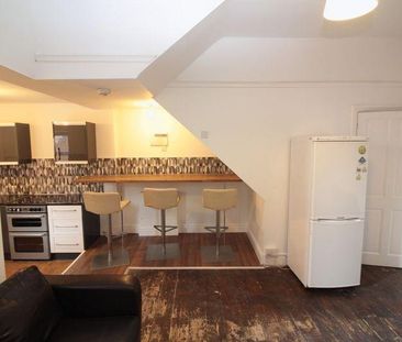 4 bedroom terraced house to rent - Photo 2