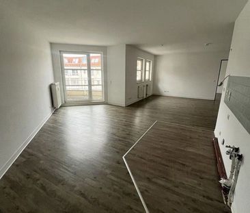 Großzügige 2-Raum-Wohnung mit Balkon und Aufzug! - Photo 1
