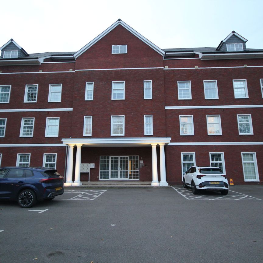 Park House, Station Road, Loudwater, High Wycombe - Photo 1