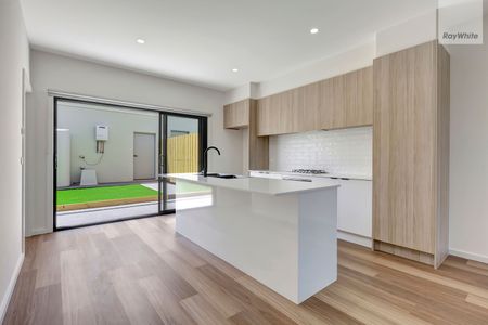 14 Angelina Terrace, Truganina VIC 3029 - Townhouse For Rent | Domain - Photo 5