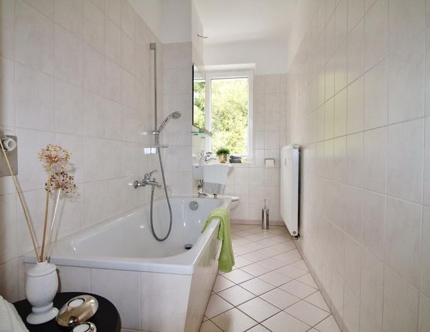 Helle 2-Raum-Wohnung mit Blick ins Grüne - Foto 1