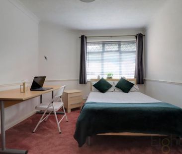 4 bedroom semi-detached bungalow to rent - Photo 4