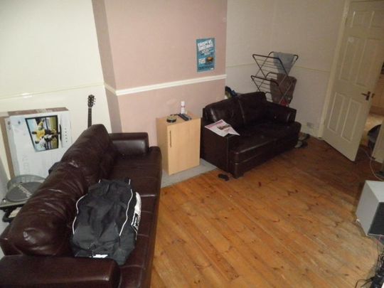 2 Bed Flat Second Avenue - Photo 1