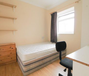 King Street, Treforest, Pontypridd - Photo 3