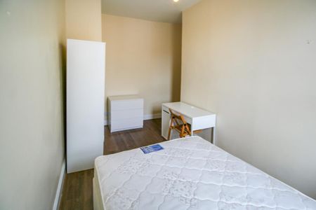 3 bedroom flat to rent - Photo 5