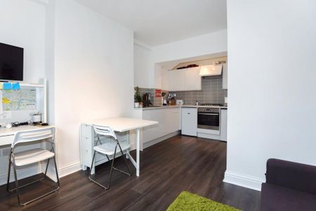 1 bedroom flat to rent - Photo 2