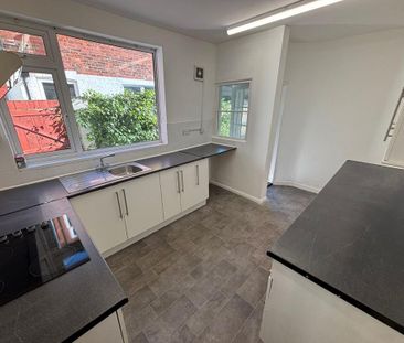 3 bedroom end of terrace house to rent - Photo 6