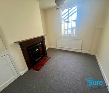 2 bedroom terraced house to rent - Photo 4
