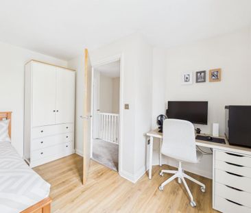 2 bedroom semi-detached house to rent - Photo 5